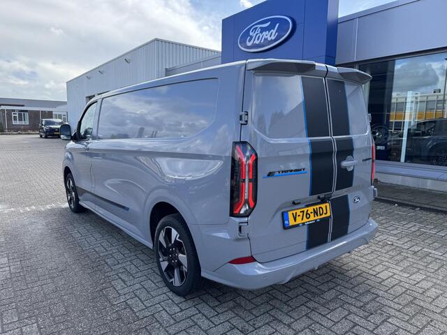 Ford TRANSIT CUSTOM E-Transit 320 L2H1 Sport 65 kWh 218pk | Demo | Driver Assistance Pack | Wegklapbare Trekhaak | Stuurwiel verwarming | Stoel verwarming | 2.300kg Trekgewicht