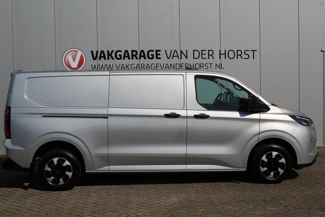 Ford TRANSIT CUSTOM E-Transit 340 L2H1 Trend 71 kWh ELEKTRISCH ! Apple Carplay, Camera, Cruise Control, Metallic lak, Winter pakket: Stoel-, Stuur- en Voorraamverw., verwarming, Van € 46.340,- nu voor € 37.950,-