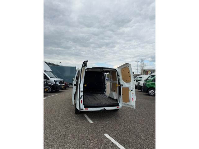 Ford TRANSIT CUSTOM 320 2.0 TDCI L1H1 Sport
