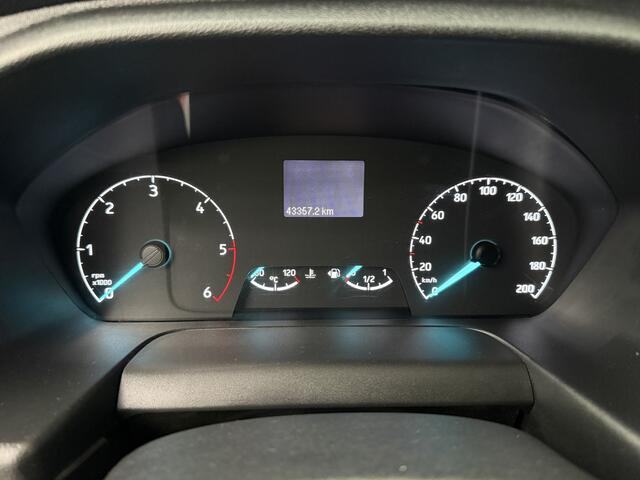 Ford TRANSIT CUSTOM 2.0TDCI Lang Imperiaal | Trekhaak | Airco | Cruise | Betimmering | Achterdeuren