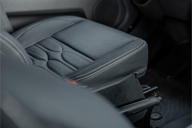 Ford TRANSIT CUSTOM 320 2.0 TDCI L2H1 Platinum Edition DC | Bi-Xenon | CarPlay | Camera | Navigatie | Lederen bekleding | Trekhaak | Stoelverwarming | Nieuwe APK | Orig. NL auto