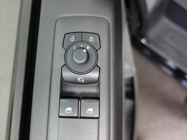 Ford TRANSIT CUSTOM 300 2.0 TDCI L2H1 Trend NM Automaat Airco Navigatie Cruise Control Parkeersensoren Camera