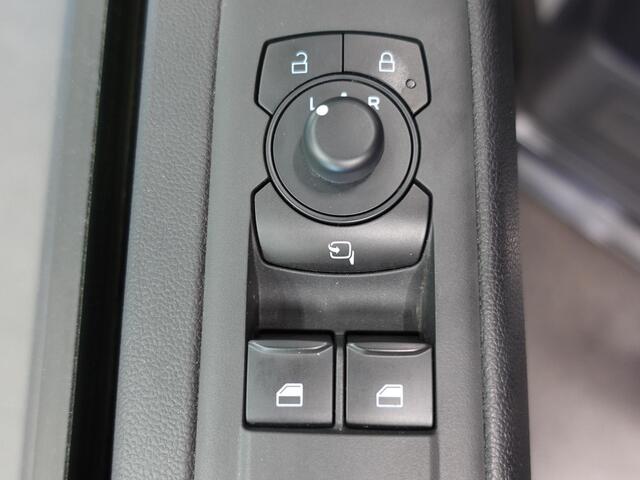 Ford TRANSIT CUSTOM 300 2.0 TDCI L2H1 Trend Navigatie Cruise Control Camera Parkeersensoren Trekhaak