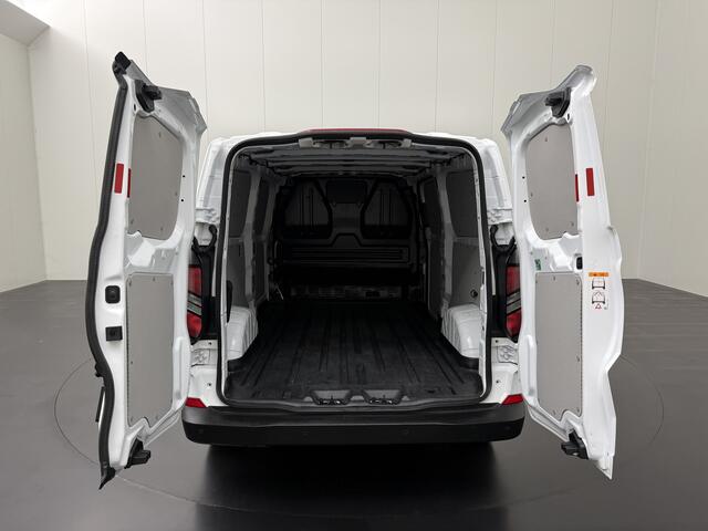 Ford TRANSIT CUSTOM 2.0TDCi 136PK Lang Business digital | Leder | Multimedia | Camera | 3-Zits | Achterdeuren