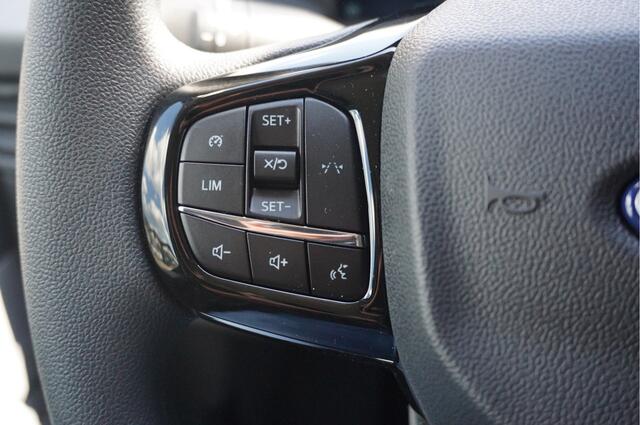 Ford TRANSIT CUSTOM 320L 218PK 71KWH Trend AUT Elektrisch BPM VRIJ!! Apple CP / Android A, LED, 2300KG Trekgewicht NR. EC01