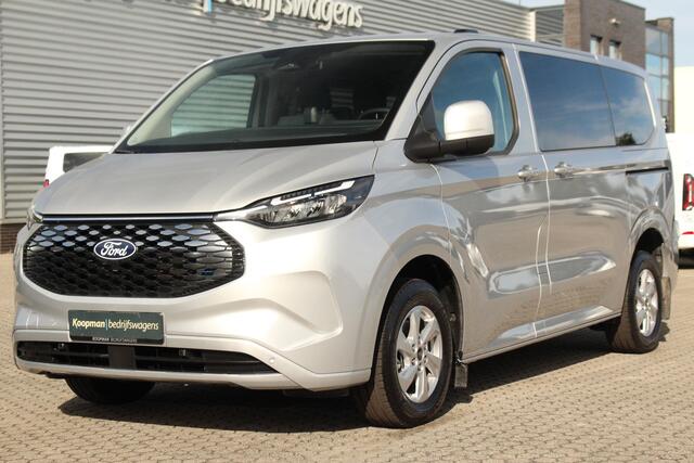 Ford TRANSIT CUSTOM E-Transit 320 L1H1 Kombi Limited | 9 persoons | 71kWh | 100kW/136pk | Trekgewicht 2300kg | Camera | Carplay/Android | Cruise | Lease 771,- p/m