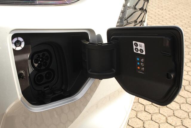 Ford TRANSIT CUSTOM E-Transit 320 L1H1 Kombi Limited | 9 persoons | 71kWh | 100kW/136pk | Trekgewicht 2300kg | Camera | Carplay/Android | Cruise | Lease 771,- p/m
