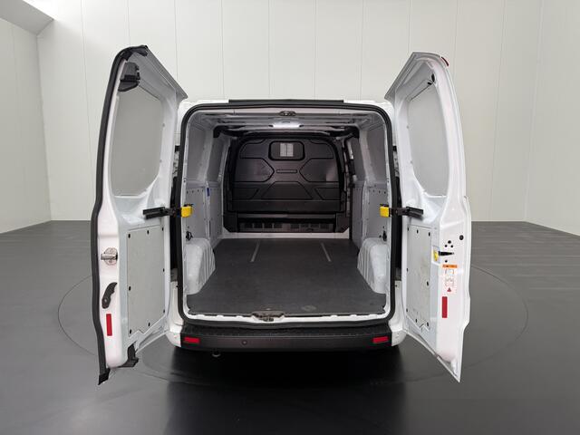 Ford TRANSIT CUSTOM 2.0TDCi 130PK Lang (2023) | Achterdeuren | Multimedia | Airco | Cruise | 3-Zits | Betimmering – foto 4