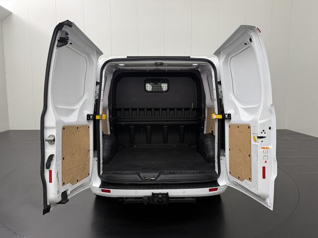 Ford TRANSIT CUSTOM 2.0TDCi 130PK Automaat Limited Dubbele Cabine | Navigatie | Camera | Airco | Cruise | Trekhaak – foto 4