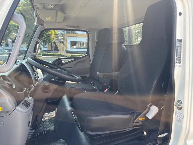 Fuso CANTER 3C15 3 Zijdige Kipper Airco Trekhaak EURO 6 28700KM !