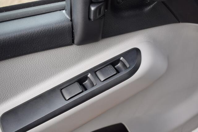 Fuso CANTER 3C15 3.0 MT BAKWAGEN 3400 WB 1000 KG LAADKLEP! NIEUW en BPM VRIJ!