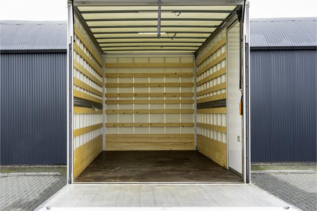 Fuso CANTER 3C15 | Bakwagen met laadklep | Automaat | 1000KG Laadklep | Airco