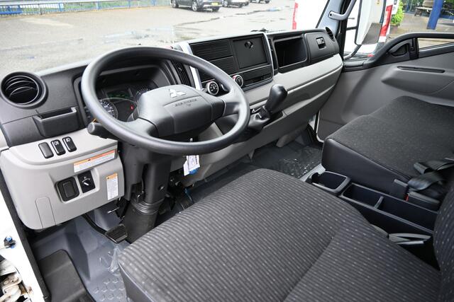 Fuso CANTER 3C15 3.0 DI 340 Bakwagen 3500 KG trekhaak, Geveerde stoel