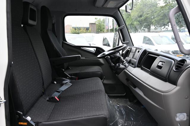 Fuso CANTER 3C15 3.0 DI 340 Bakwagen 3500 KG trekhaak, Geveerde stoel