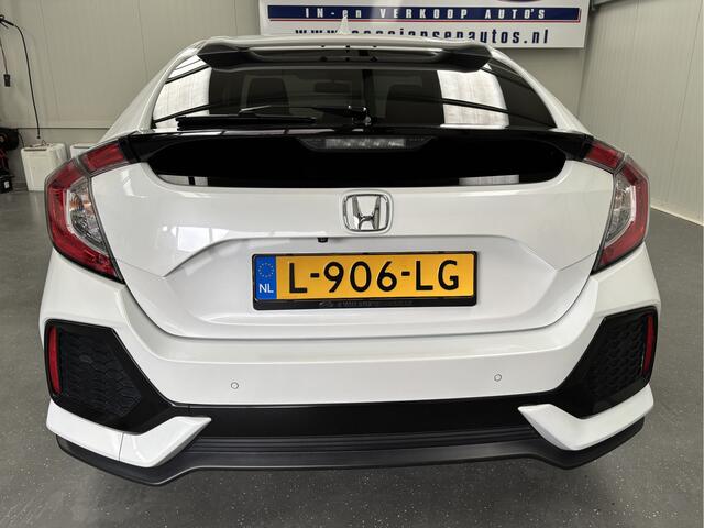 Honda CIVIC 1.0 i-VTEC Elegance - Black & White!
