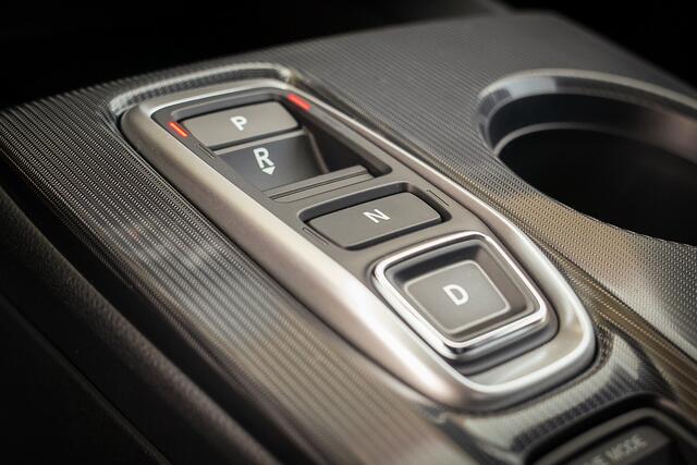 Honda CIVIC 2.0i e:HEV ADVANCE - PANORAMADAK - LEDER - FULL HYBRID