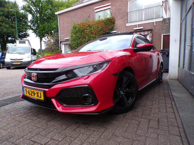 Honda CIVIC 1.5 i-VTEC Panodak Airco Vol opties Akrapovic uitlaat systeem achterruit rij camera Bom vol opties Zie onze website voor meer foto,s
