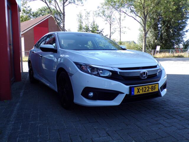 Honda CIVIC 1.5 i-VTEC Elegance Navi PDC Camera Bomvol!!!