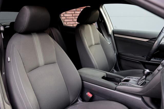 Honda CIVIC 1.0 i-VTEC Elegance | Adaptive Cruise Control | Stoelverwarming | Camera | Apple Carplay/Android Auto | Climate Control | DAB | Mistlampen |