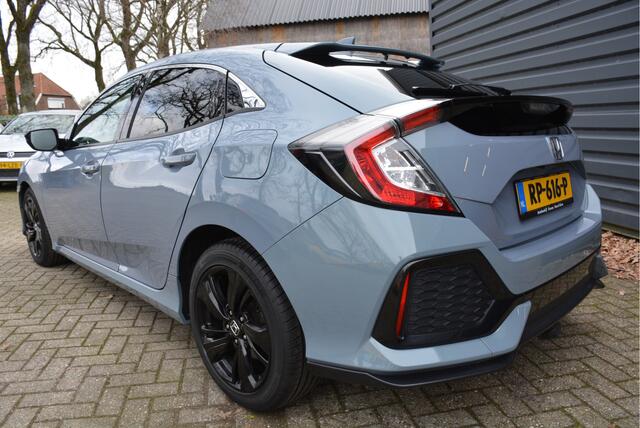 Honda CIVIC 1.0 i-VTEC Executive Panorama Dak Camera Clima Cruise Control Trekhaak Stoelverwarming Carplay Led