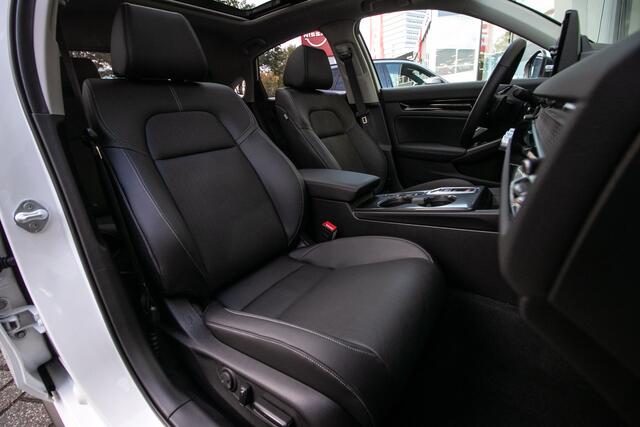 Honda CIVIC 2.0 e:HEV Advance - Cons. prijs rijklaar | Schuifdak | Navi | Leder | VOORRAADVOORDEEL!