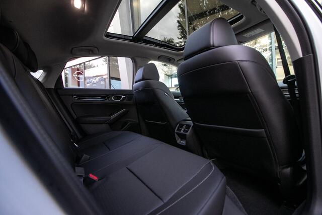 Honda CIVIC 2.0 e:HEV Advance - Cons. prijs rijklaar | Schuifdak | Navi | Leder | VOORRAADVOORDEEL!