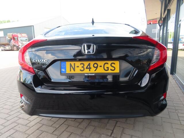 Honda CIVIC 1.5 I-VTEC Elegance 182 Pk Ecc Acc Navi 2x Pdc 2018