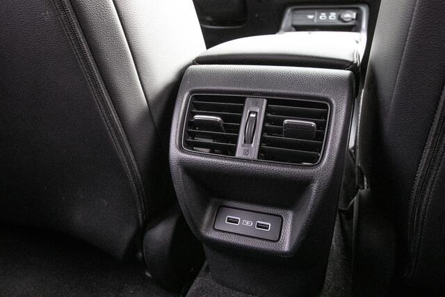 Honda CIVIC 2.0 e:HEV Sport - Navi | Camera | Ducktail spoiler
