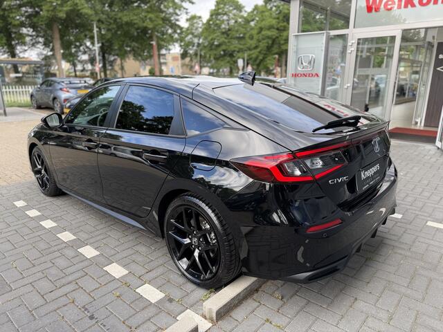 Honda CIVIC 2.0 e:HEV Sport | GEEN AFLEVERKOSTEN | Parkeersensoren, Dodehoekdetectie, Voorstoelen verwarmd.