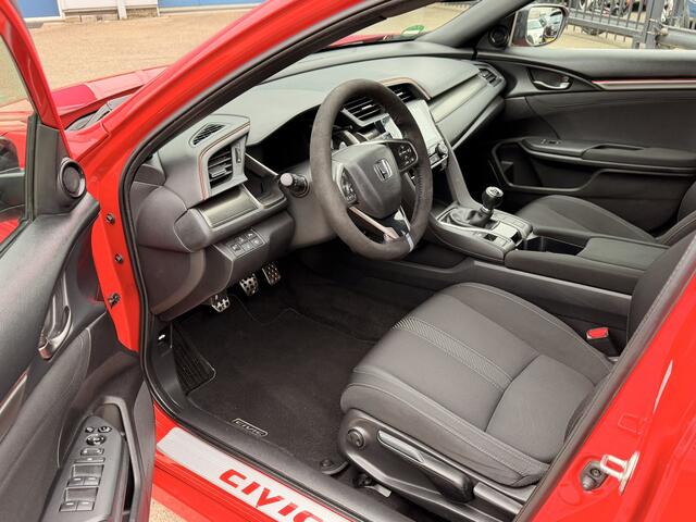 Honda CIVIC 1.0 i-VTEC 130 PK Elegance, 6-BAK, AIRCO(CLIMA), CRUISE CONTROL, STOELVERWARMING, ACHTERUITRIJCAMERA, PARKEERSENSOREN V+A, GROOT NAVI, BLUETOOTH-MULTIMEDIASYSTEEM, 4X ELEK-RAMEN, ISOFIX, LM-VELGEN, CENT-VERGRENDELING