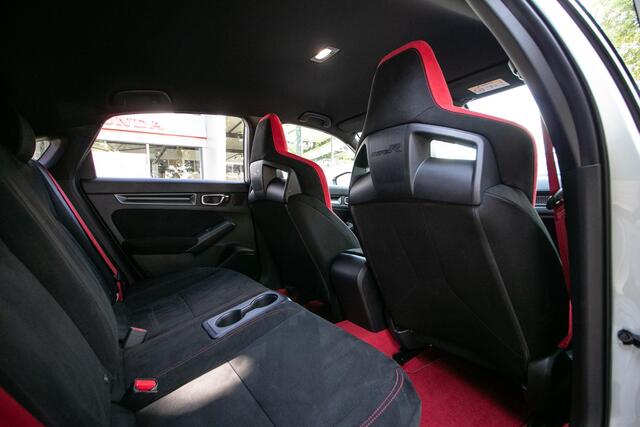 Honda CIVIC 2.0 i-VTEC Type R - Org.Carbon achterspoiler | Milltek uitlaatsysteem | Forged 19"