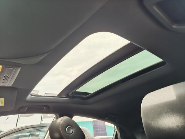 Honda CIVIC 1.0 i-VTEC Executive | El. Schuif- Kanteldak | Sport Pakket | Android Auto