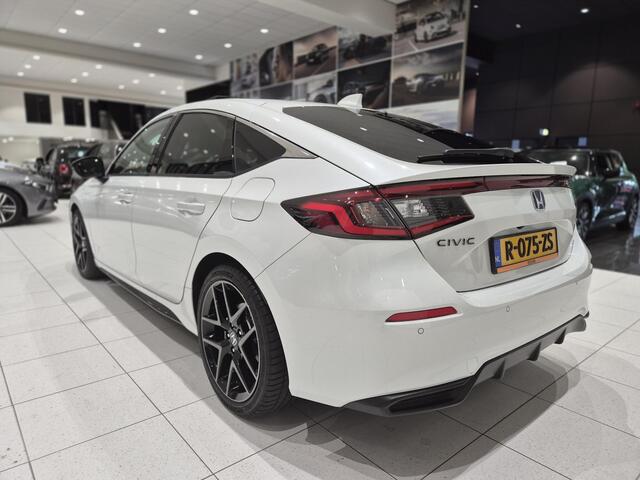Honda CIVIC 2.0 e:HEV Advance | Navigatie | Camera | Stoelverwarming | Climate Control |
