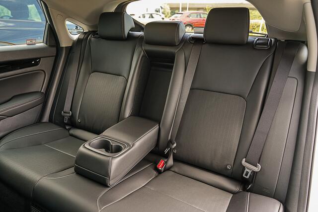 Honda CIVIC 2.0i e:HEV ADVANCE - PANORAMADAK - LEDER - FULL HYBRID