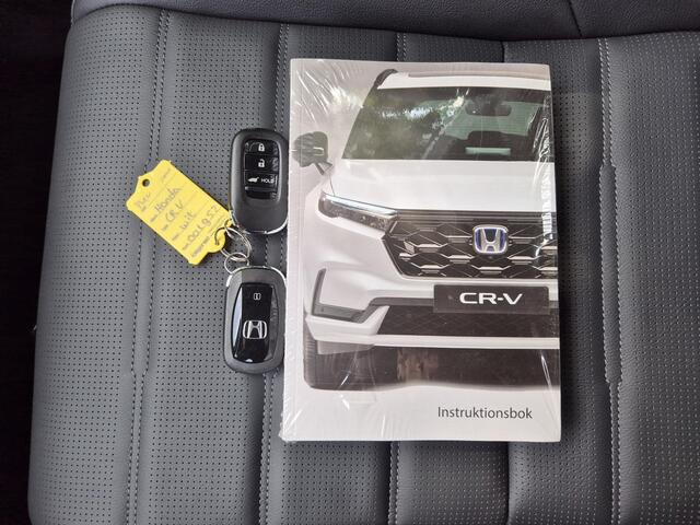 Honda CR-V 2.0 e:PHEV Advance Tech Automaat / Apple Carplay Android Auto / HUD / Glazen schuif- en kanteldak / Stoelventilatie / Rondomzicht camera / Stuur- en Stoelverwarming / Elektrische achterklep /