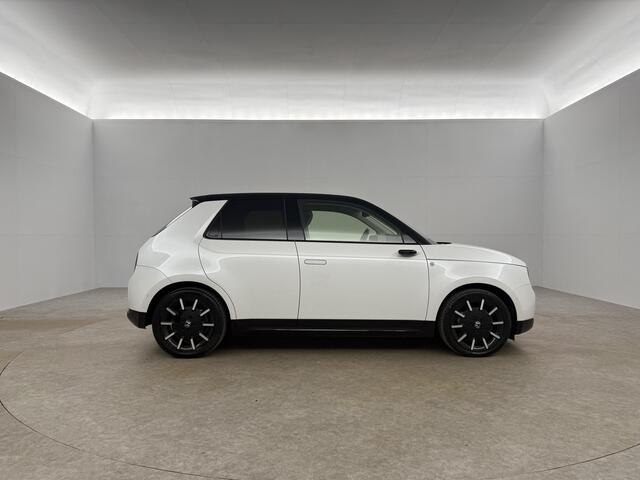 Honda E Honda-E Advance 154PK Elektrisch LED Widescreen Zijcamera Spiegel Pano-view 360Camera Cruise Carplay Clima 17"LMV Navi PDC