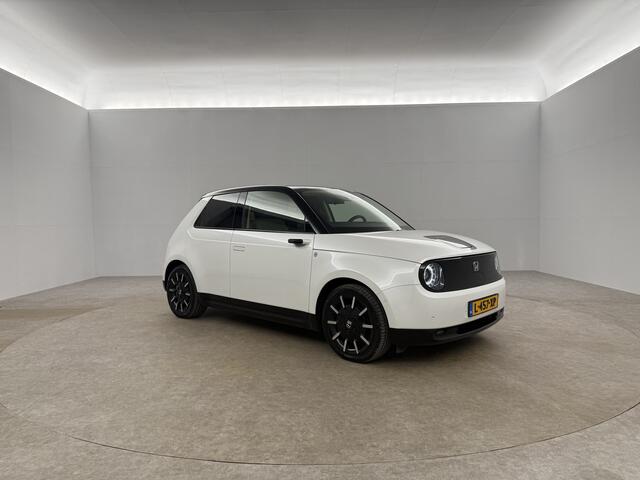 Honda E Honda-E Advance 154PK Elektrisch LED Widescreen Zijcamera Spiegel Pano-view 360Camera Cruise Carplay Clima 17"LMV Navi PDC