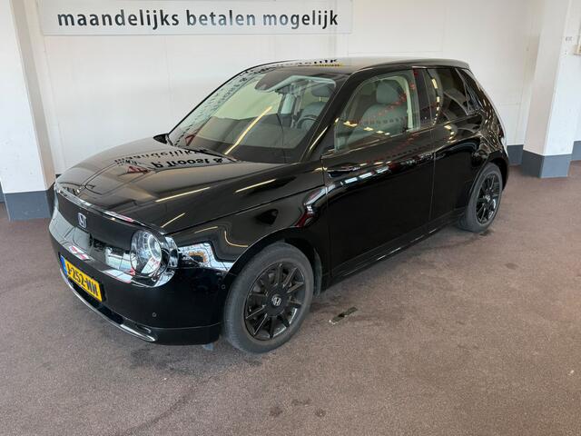 Honda E Advance 100% Elektrisch | Panoramadak | Nederlands geleverd | Adaptieve cruise control | Stoel+Stuurverwarming | Achteruitrijcamera | Apple carplay