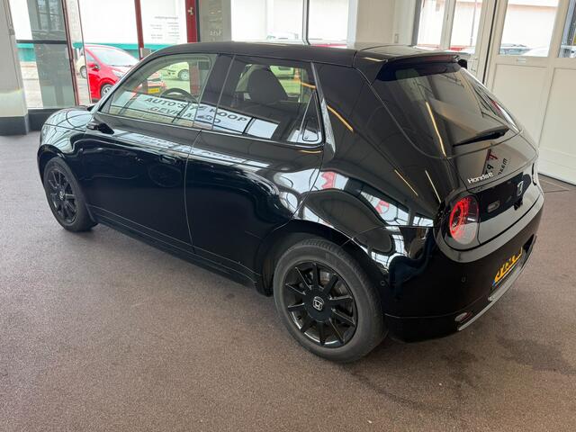 Honda E Advance 100% Elektrisch | Panoramadak | Nederlands geleverd | Adaptieve cruise control | Stoel+Stuurverwarming | Achteruitrijcamera | Apple carplay