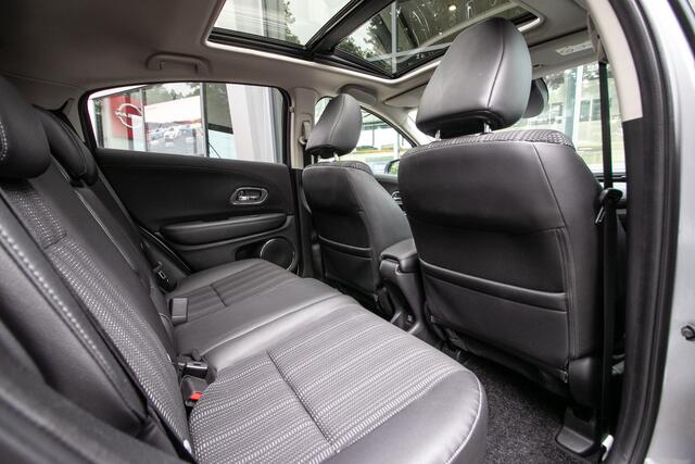 Honda HR-V 1.5 i-VTEC Executive Automaat - All in rijklaarprijs | Trekhaak | Panodak | Navi | Camera