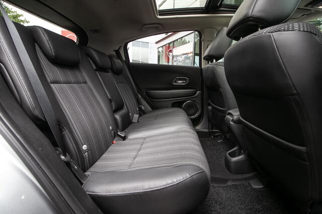 Honda HR-V 1.5 i-VTEC Executive Automaat - All in rijklaarprijs | Trekhaak | Panodak | Navi | Camera