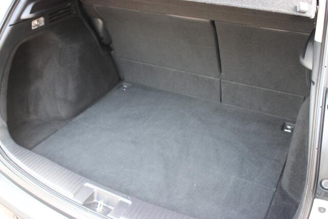 Honda HR-V 1.5 i-VTEC Executive | Trekhaak | Opendak | Cruise | Clima |