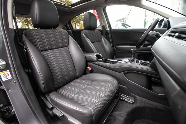 Honda HR-V 1.5 i-VTEC Executive - Trekhaak | Panodak | Navi