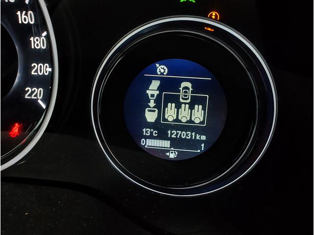 Honda HR-V 1.5 i-VTEC EXECUTIVE Trekhaak | Open dak | Keyless | Stoelverwarming