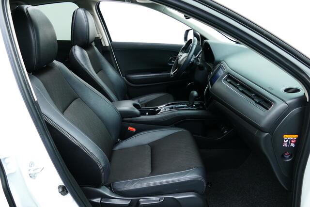 Honda HR-V 1.5 i-VTEC Executive. Panodak, Navi, Camera, StoelVerw, Haak 1000kg