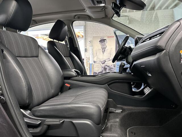 Honda HR-V 1.5 i-VTEC Executive Automaat | Trekhaak | Pano