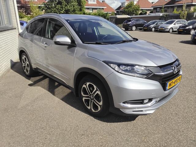 Honda HR-V 1.5 i-VTEC Executive *sportpakket*chromepakket*trekhaak*