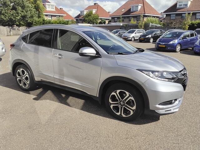 Honda HR-V 1.5 i-VTEC Executive *sportpakket*chromepakket*trekhaak*
