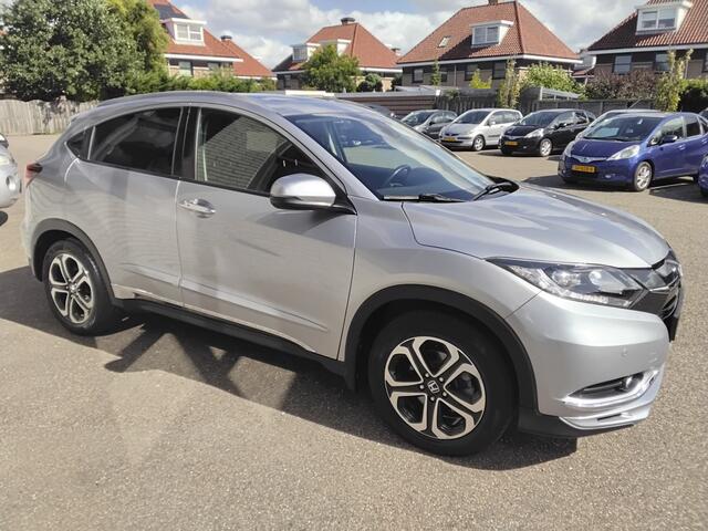 Honda HR-V 1.5 i-VTEC Executive *sportpakket*chromepakket*trekhaak*