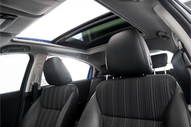 Honda HR-V Honda HR-V 1.5 i-VTEC Automaat | Panoramadak | Camera | Navi | Stoelverwarming | Origineel NL Cruise control